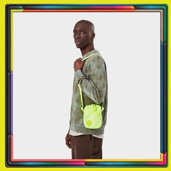 Baboon to the Moon 1.2 L Sling Bag Gilardi Neon Yellow Green EUC Discontinued - Picture 4 of 9